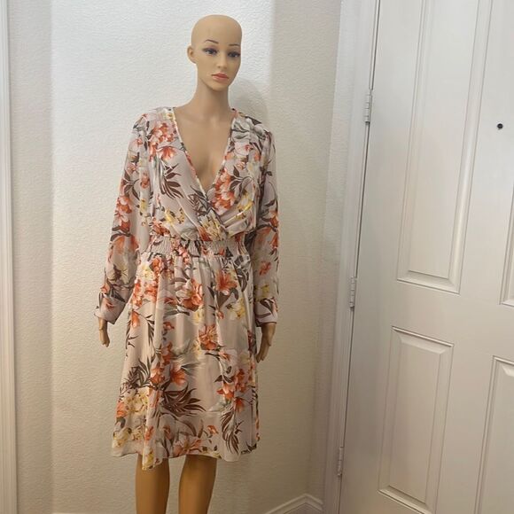 Enfocus Studio Dresses & Skirts - Enfocus Dress Size 14P V Neck Floral Long Sleeve Sheer Lined Skirt Elastic Waist